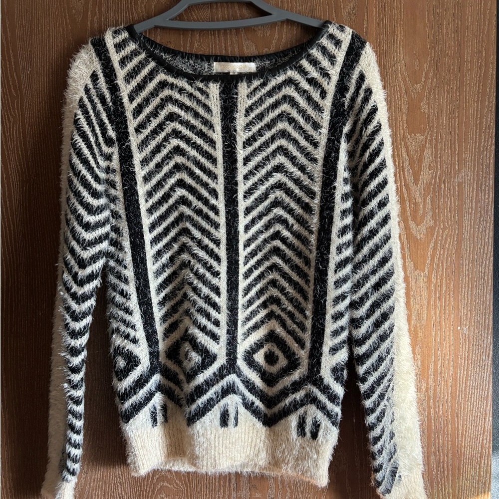 Elegant Chevron Women's Sweater in Black and Cream